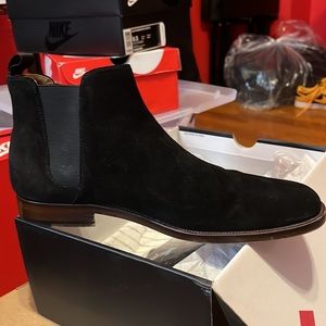 Aldo’s suede shoes size 9